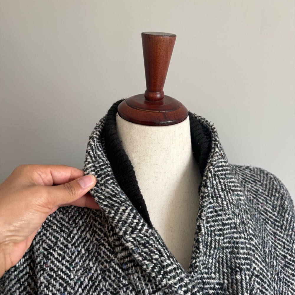 Herringbone Tweed Vintage Coat - Picture 6 of 9